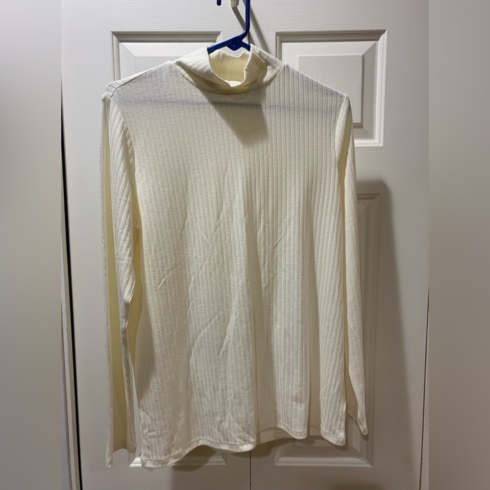 Lands’ End long sleeve mock neck ribbed top size Medium